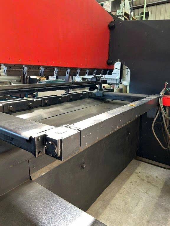 Máy chấn AMADA RG100
